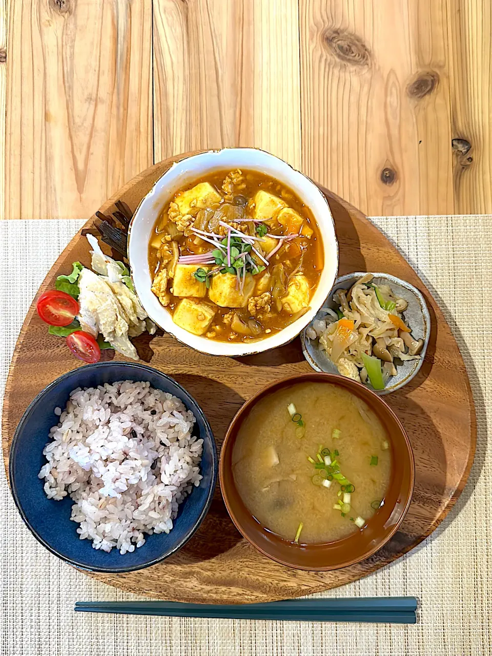 Snapdishの料理写真:きのこの重ね煮 カレー風味麻婆豆腐|めぐりやさん