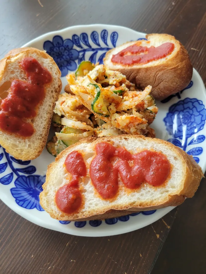 余り物ランチ、、
ポテサラはチリパウダーで味変、、|あんさん