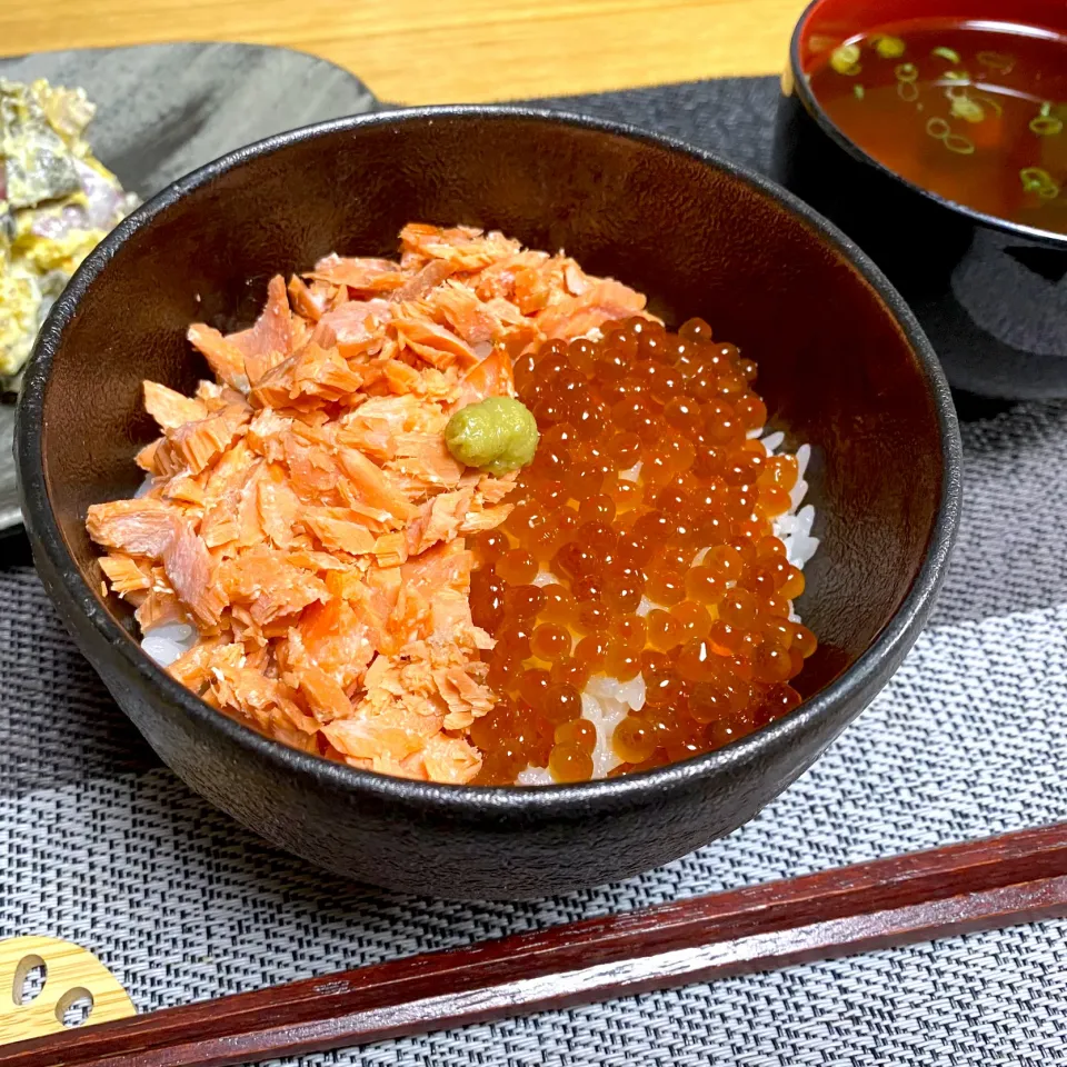 EVERINOで塩鮭　からの親子丼（?）|sakurakoさん