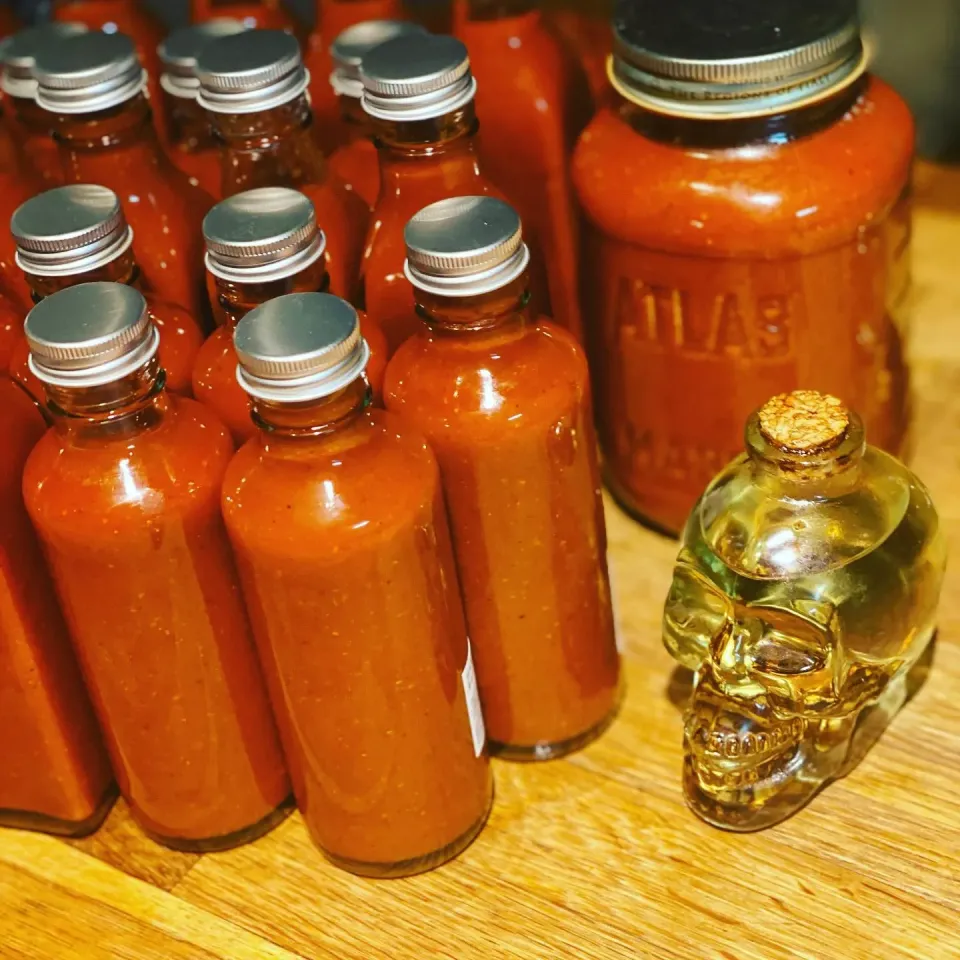 Ready To Be Labelled 

My Triple Blended Sichuan Dragon Breath Sauce Vinegar & Tomato Based sauce with a blend of Aromatic Spicy with a beautiful consistency 
#|Emanuel Hayashiさん