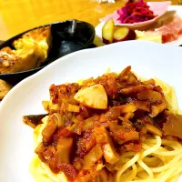 Snapdishの料理写真:帆立とエビのトマトパスタ🍝|ひろちゃんさん