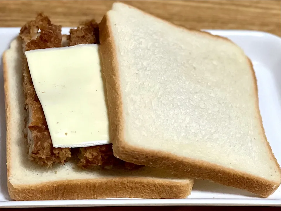 ☆チーズとんかつサンド|まぁたんさん