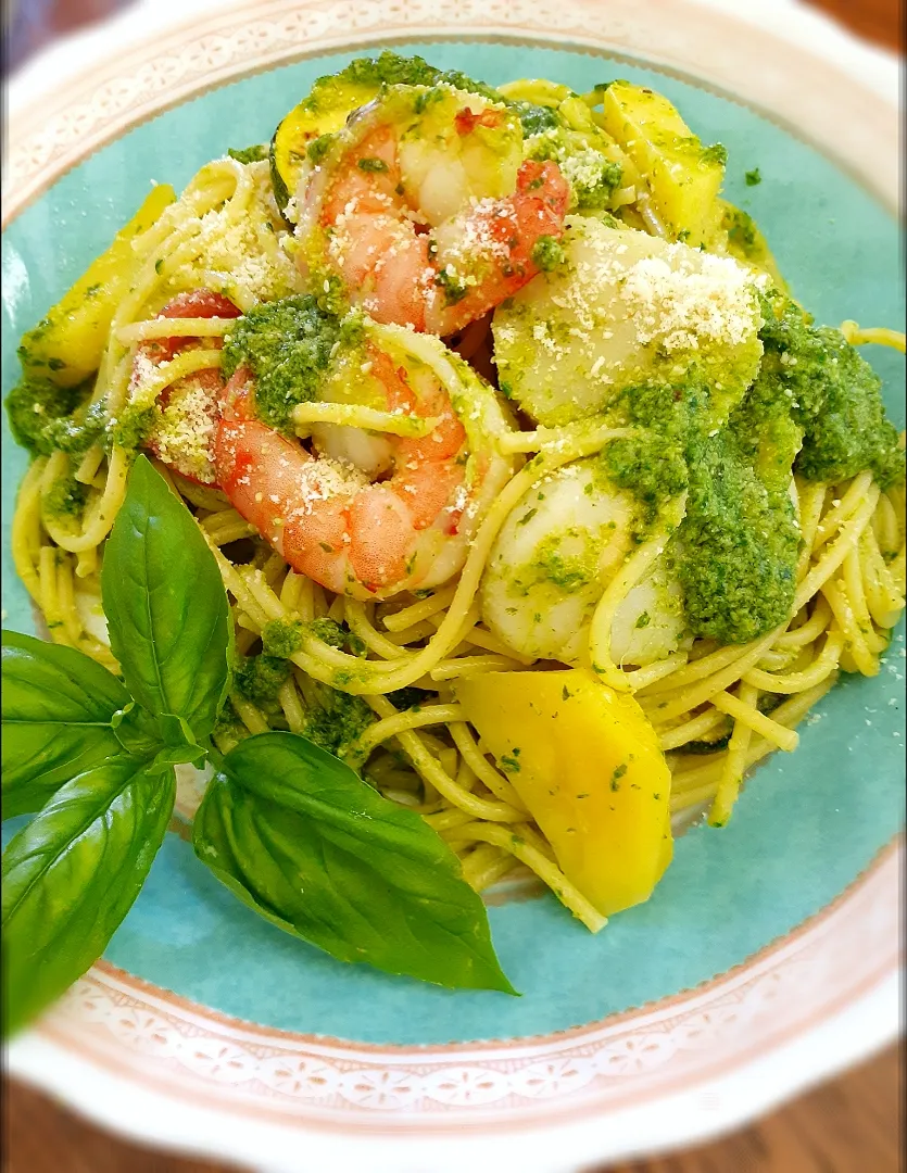 アヒージョ～からの
海老とホタテとじゃが芋のジェノベーゼパスタ🌱|fumfumさん