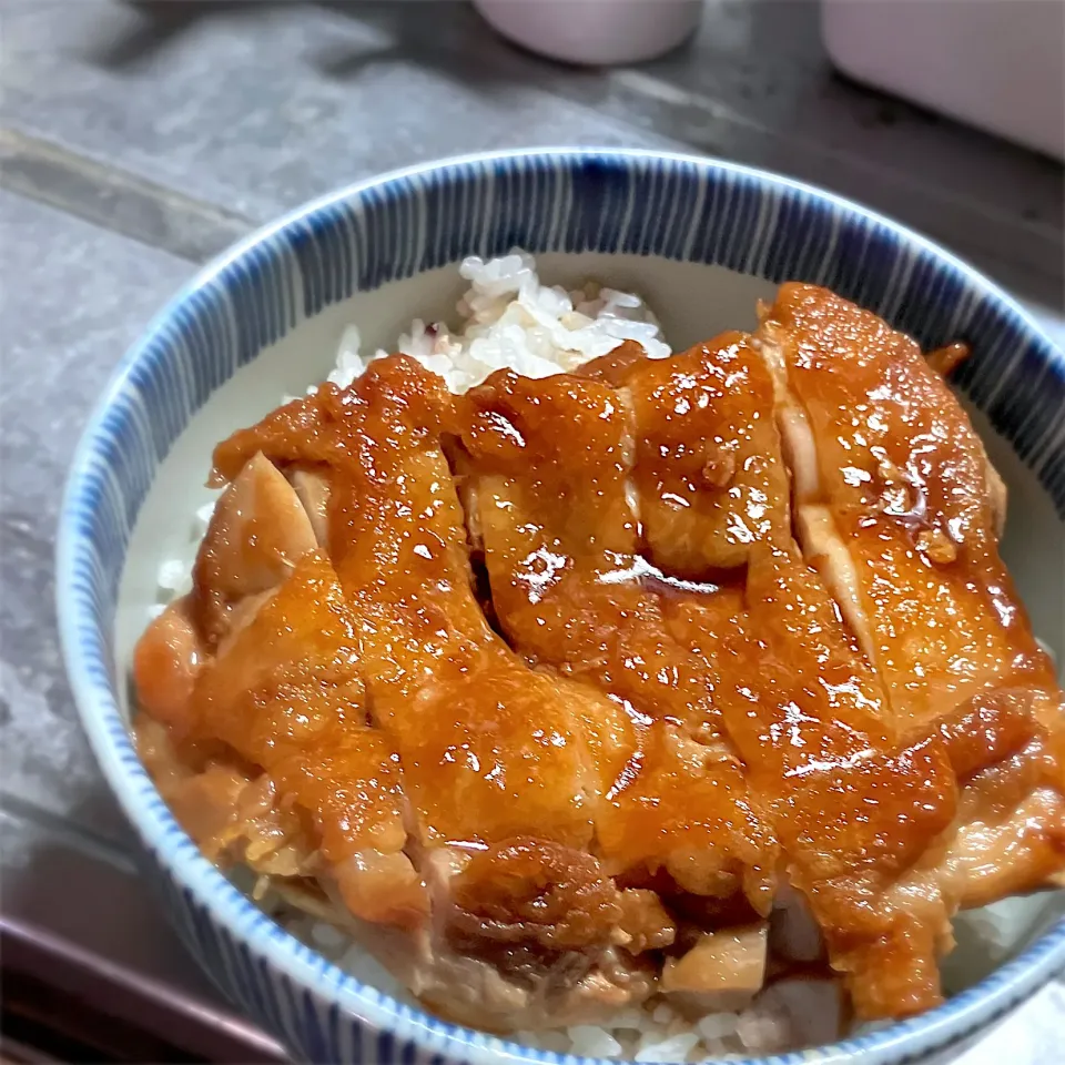 Snapdishの料理写真:今夜は、パリパリチキンの照り焼き丼を頂きました😄🎉👍|ギムレットさん