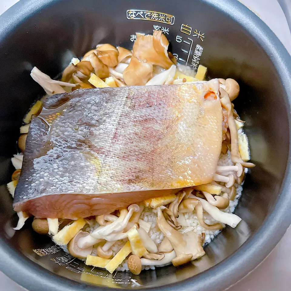 2023/10/01 鮭はらこ飯 作りま〜す|Blueberry🫐さん