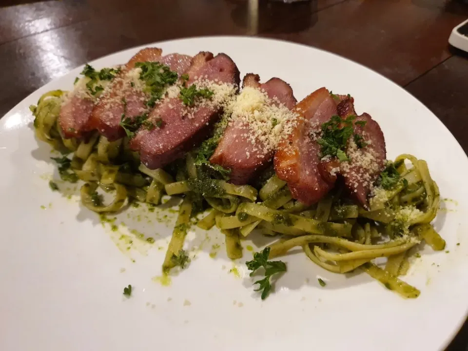 smoked duck pasta with pesto|Darren Loさん