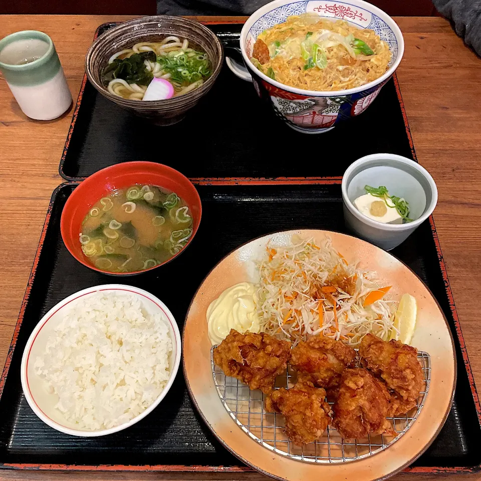 Snapdishの料理写真:唐揚げ定食♡カツとじとうどんのセット|ハルカさん