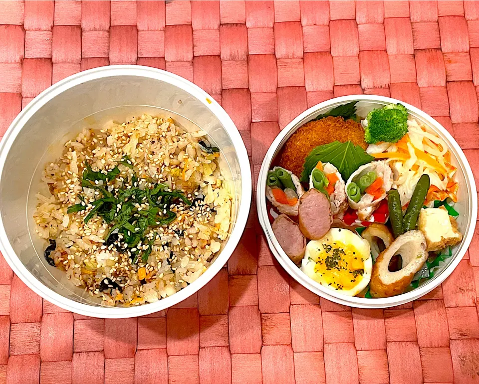 中学生息子のお弁当🍱 コロッケと肉ロールと鮭わかめ炒飯弁当🍱|Snow10さん