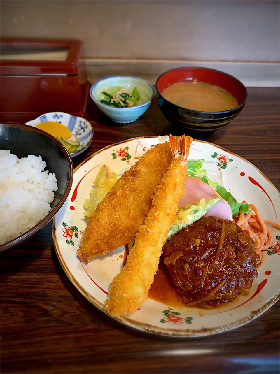 Snapdishの料理写真:日替り定食|みゃ〜・はつさん