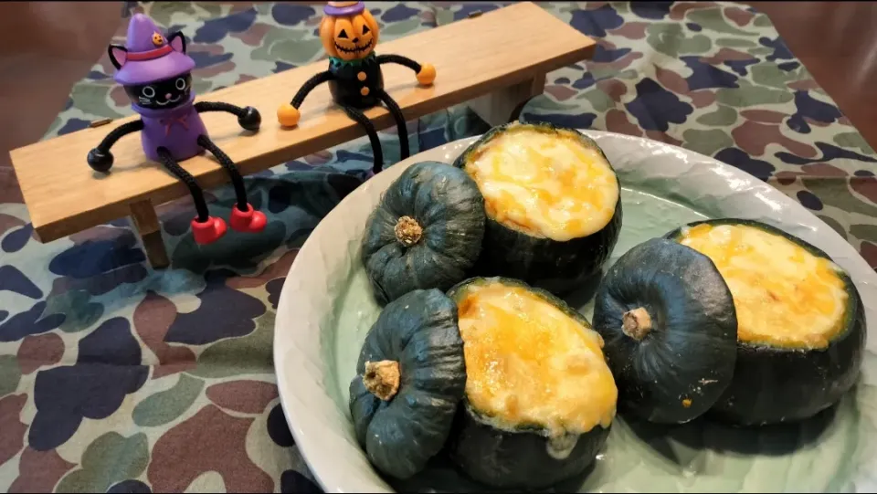 Snapdishの料理写真:🎃坊っちゃん南瓜のグラタン🎃|みよぱさん