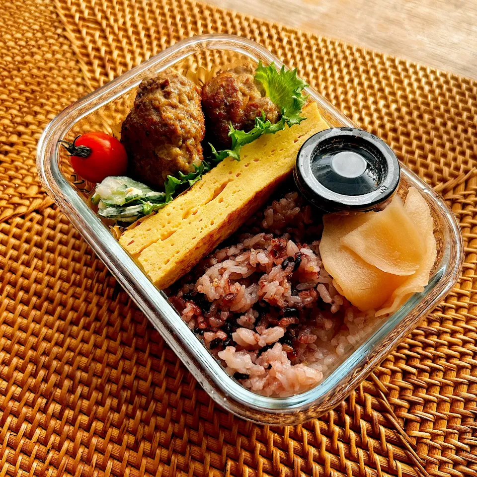 雑穀米とハンバーグ弁当✴︎|あやみんさん