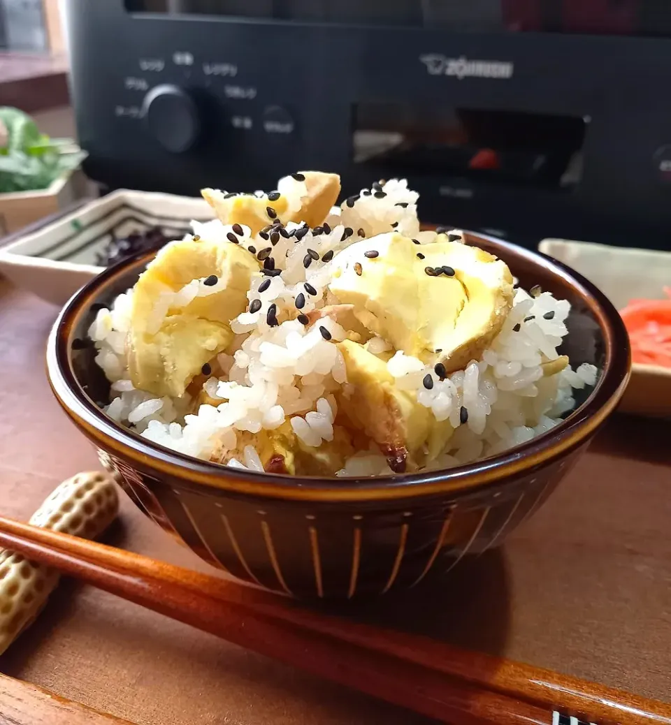 Snapdishの料理写真:象印EVERINOで栗ご飯🍚|ナオミさん