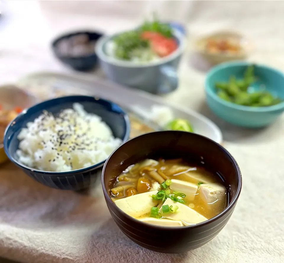 豆腐となめこのお味噌汁|かっちゃん杉さん