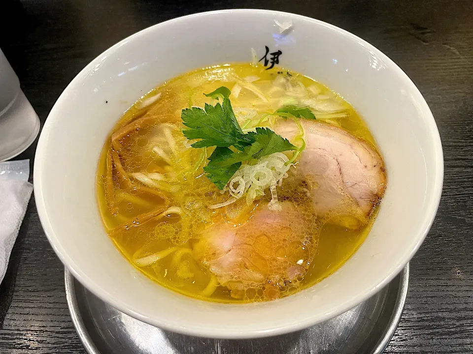 Snapdishの料理写真:伊駄天 特製平打ち麺 塩|アミィさん