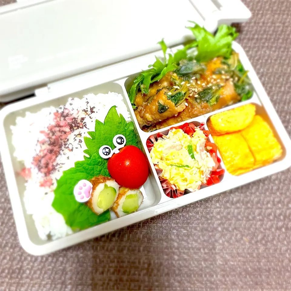 LJK弁当🍱〜豆苗豚バラ巻き・玉子焼き・ポテサラ・ちくきゅー|華恋さん