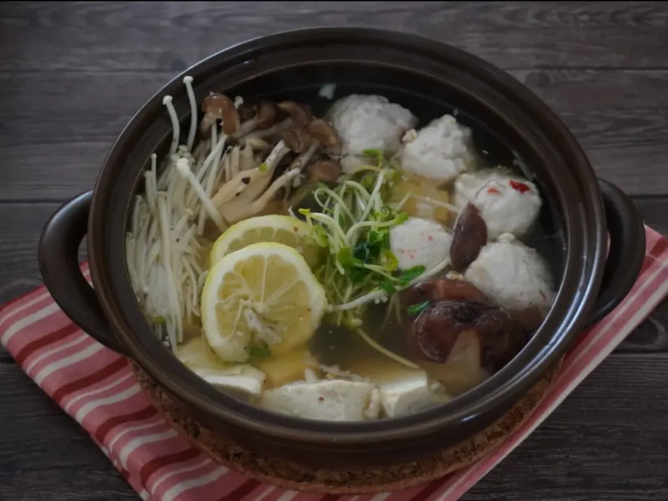 レモン風味のかにつみれ鍋|ちいさなしあわせキッチンさん