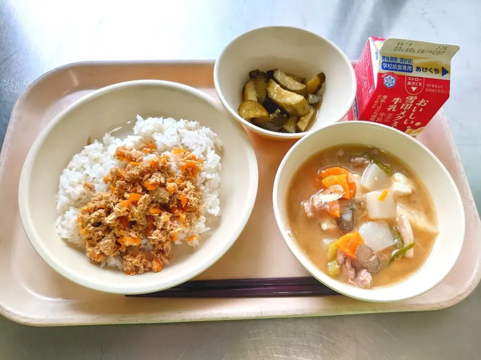 Snapdishの料理写真:今日の給食(10/4)|えっちゃんさん