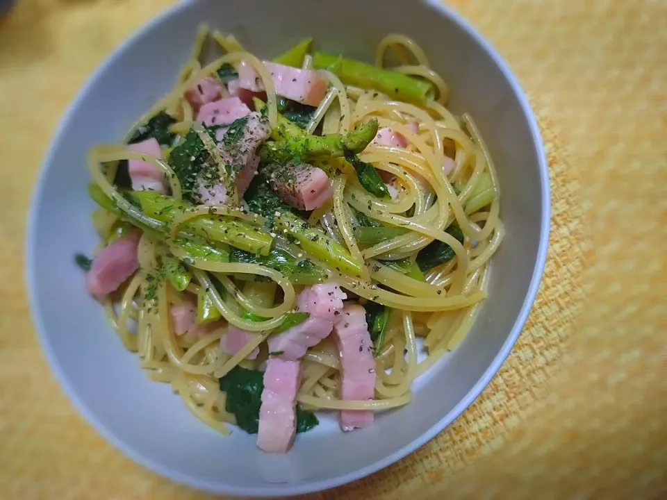 Snapdishの料理写真:アスパラとベーコンとほうれん草のパスタ|としさん