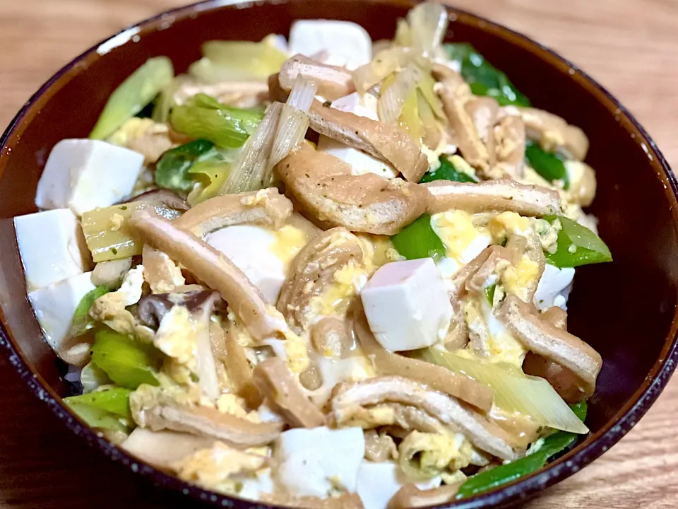 ☆豆腐と油揚げの卵とじ丼|まぁたんさん