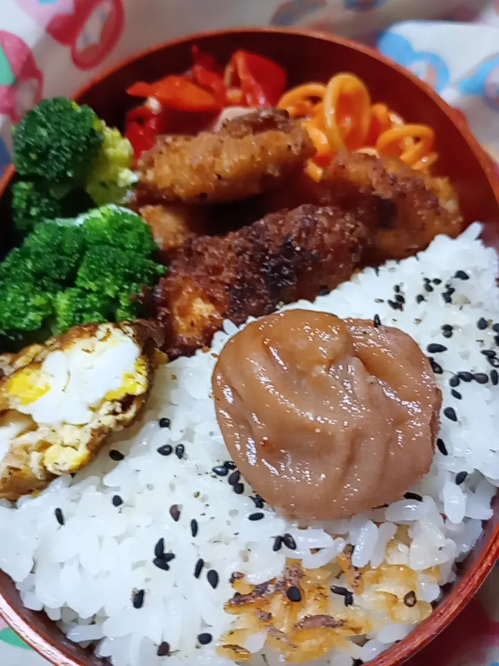 Snapdishの料理写真:高校生男子曲げわっぱ弁当|JUNさん