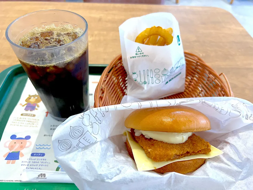 今日はモスバーガー🍔🍟🥤|yokoさん