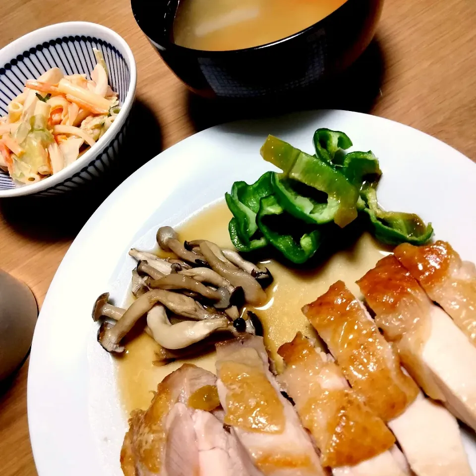 Oisix 飯島さんの鶏のうめ酢照り焼き
4種野菜の彩りマカロニサラダ
豚汁|小吉さん