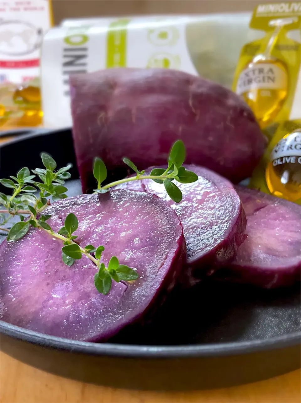 🌏おいしい世界ごはんパートナー🌍
ワールド調味料で秋の味覚大満喫♪
パープルスイート(紫芋)のバター焼きミニエクストラバージンオリーブオイル|9421beruさん