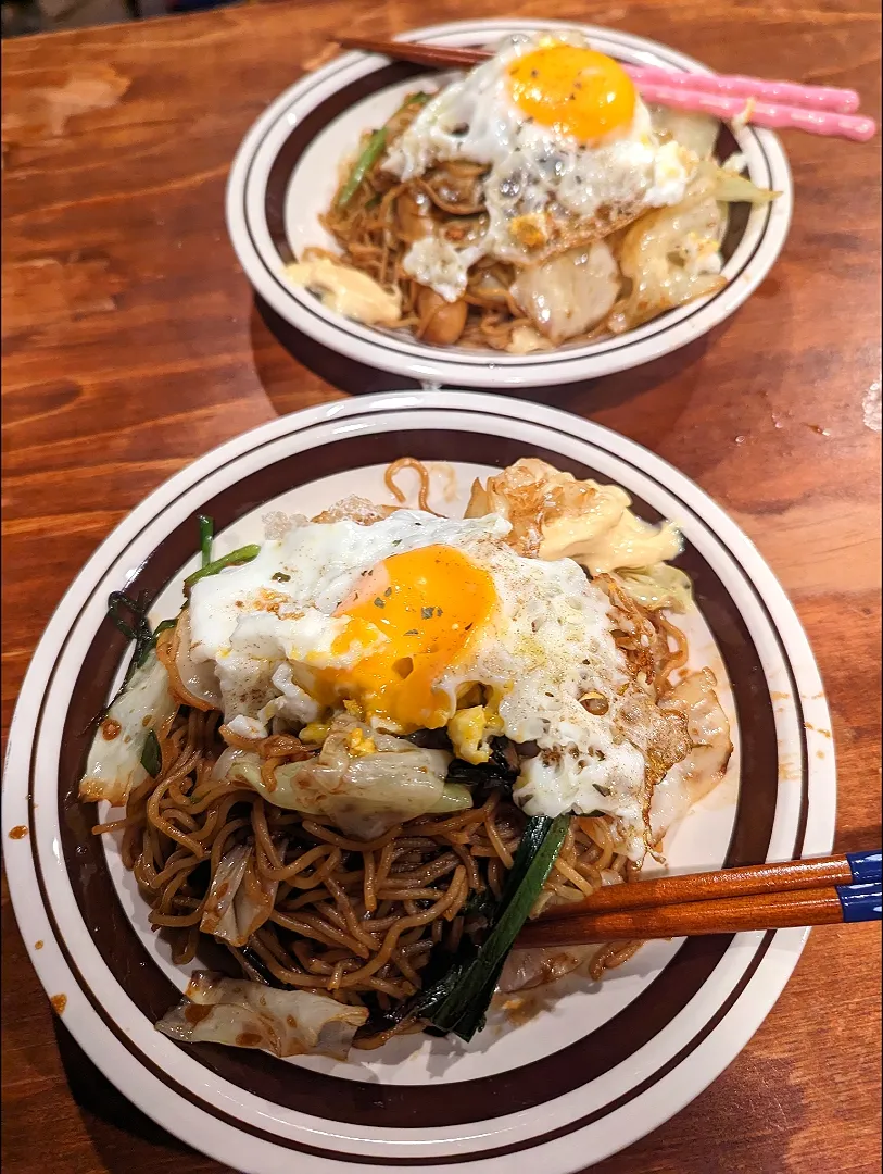 マルちゃん焼きそば目玉焼き|nanuさん