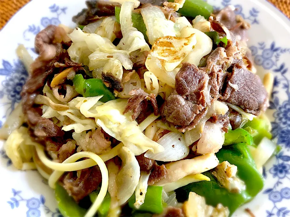 ほぼ野菜炒めな和牛使用パスタ|タローさん