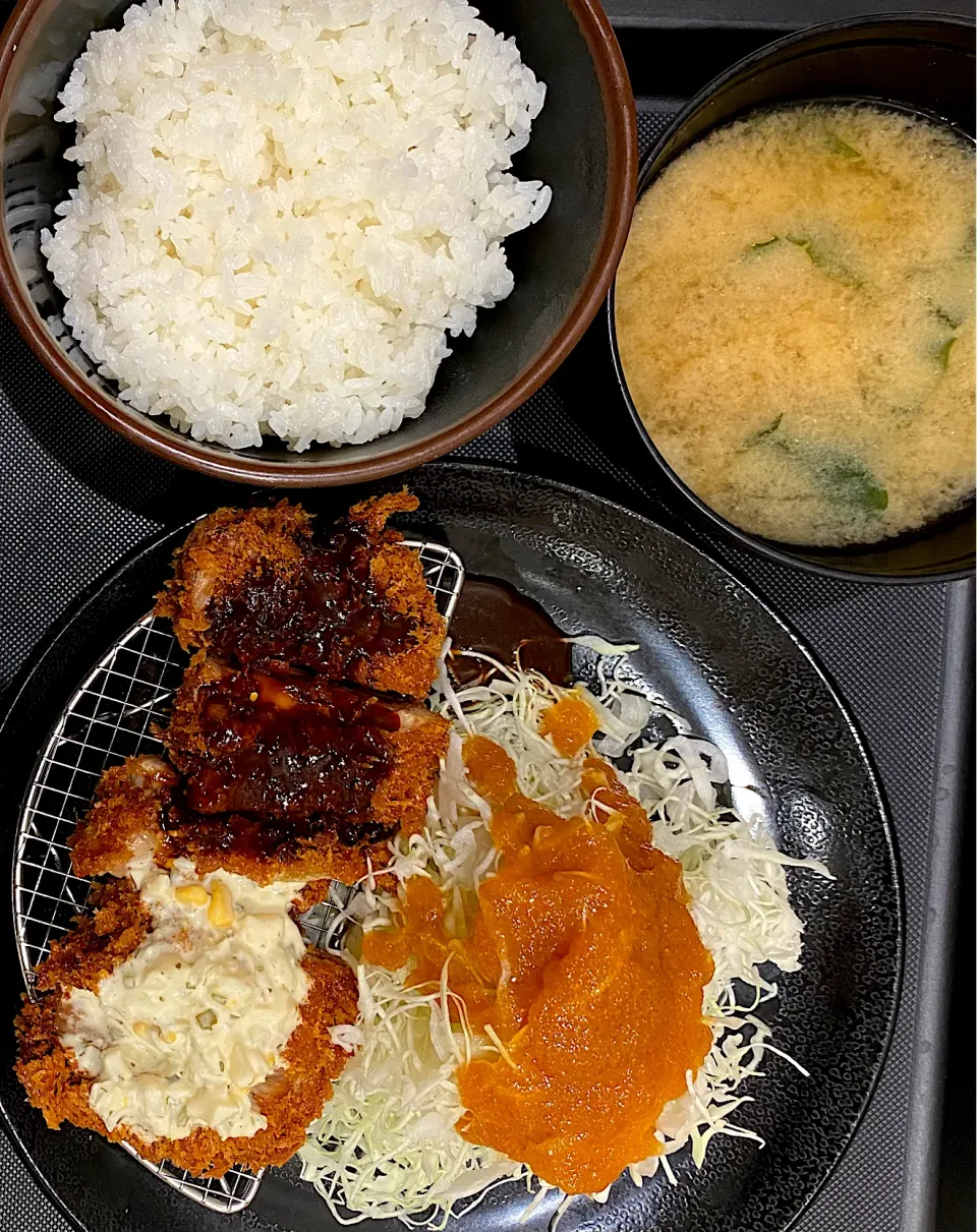 チキンカツ定食|すくらんぶるえっぐさん