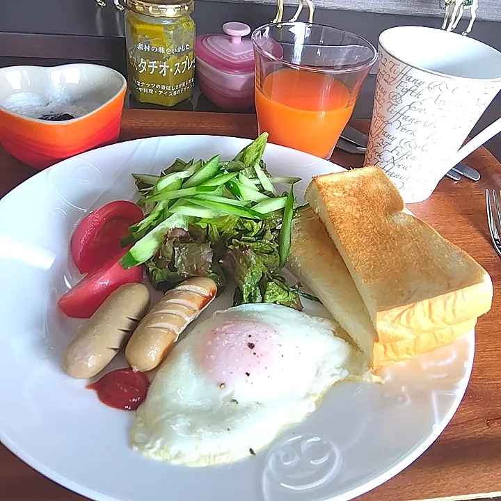 朝ごはん☕️🍞🌄|ふふさん