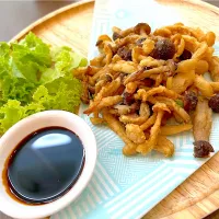 Snapdishの料理写真:Deep Fried Shimeji Mushroom with Salt|Kararak & Foodsさん