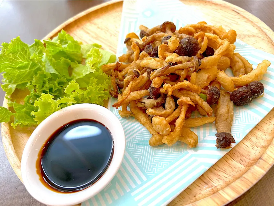 Deep Fried Shimeji Mushroom with Salt|Kararak & Foodsさん