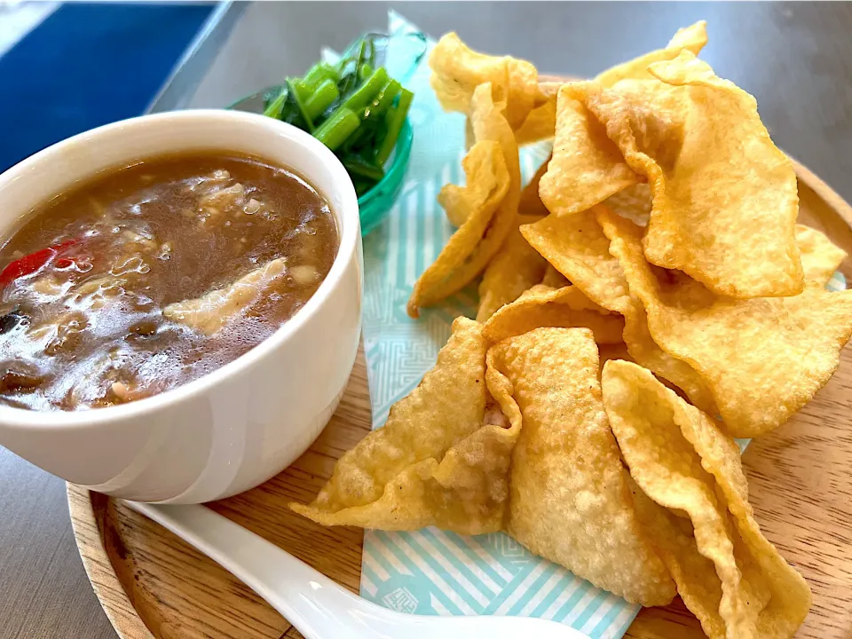 Fried Wontons with Fish Maw|Kararak & Foodsさん