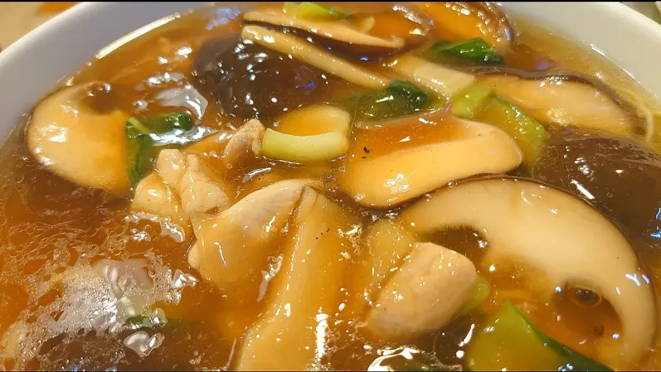 【価格改訂】 
中国料理 華吉
椎茸うま煮そば（香菇麺)
中野坂上１分
(JR新宿駅から徒歩26分)
23236 (246,264)|大脇さん