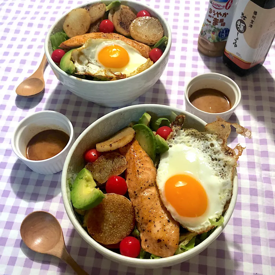 Snapdishの料理写真:牡蠣醬油香る✨長芋と鮭のちょっと和風なロコモコ丼|さらっと🍀さん