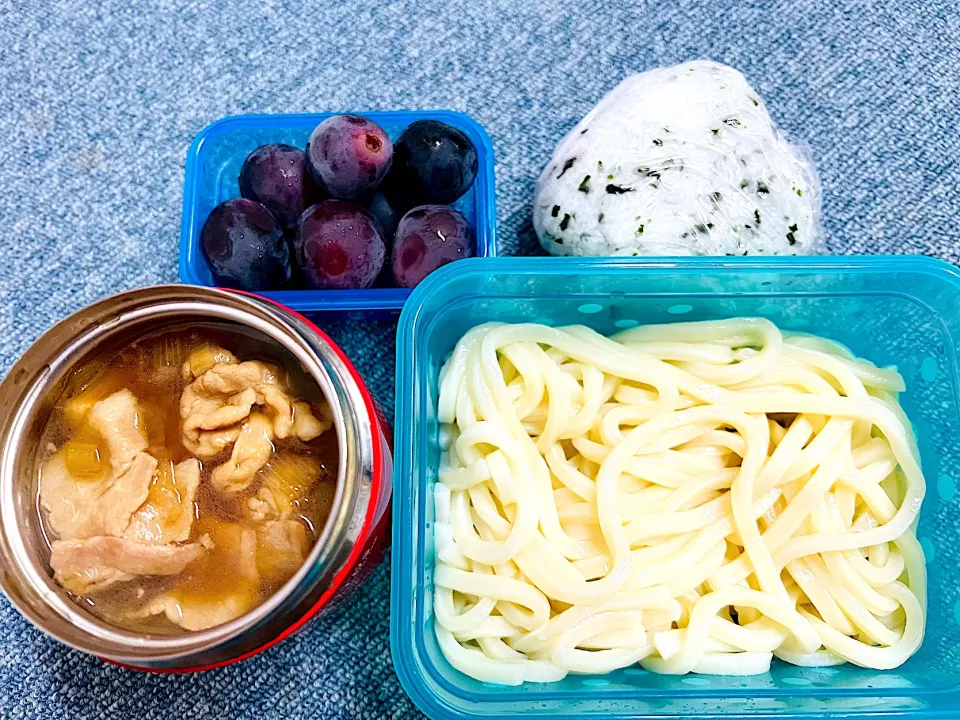 Snapdishの料理写真:肉汁うどん弁当🍱|みえさん