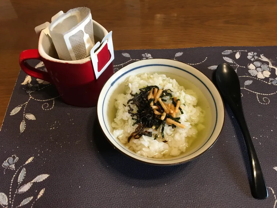 Snapdishの料理写真:お茶漬け、出汁スープ(朝ご飯)|enarinさん