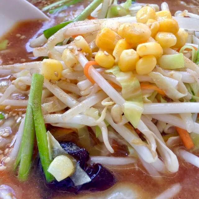 (アレンジ)サッポロ一番みそラーメンで昼ごはん|ばくあんしゃさん