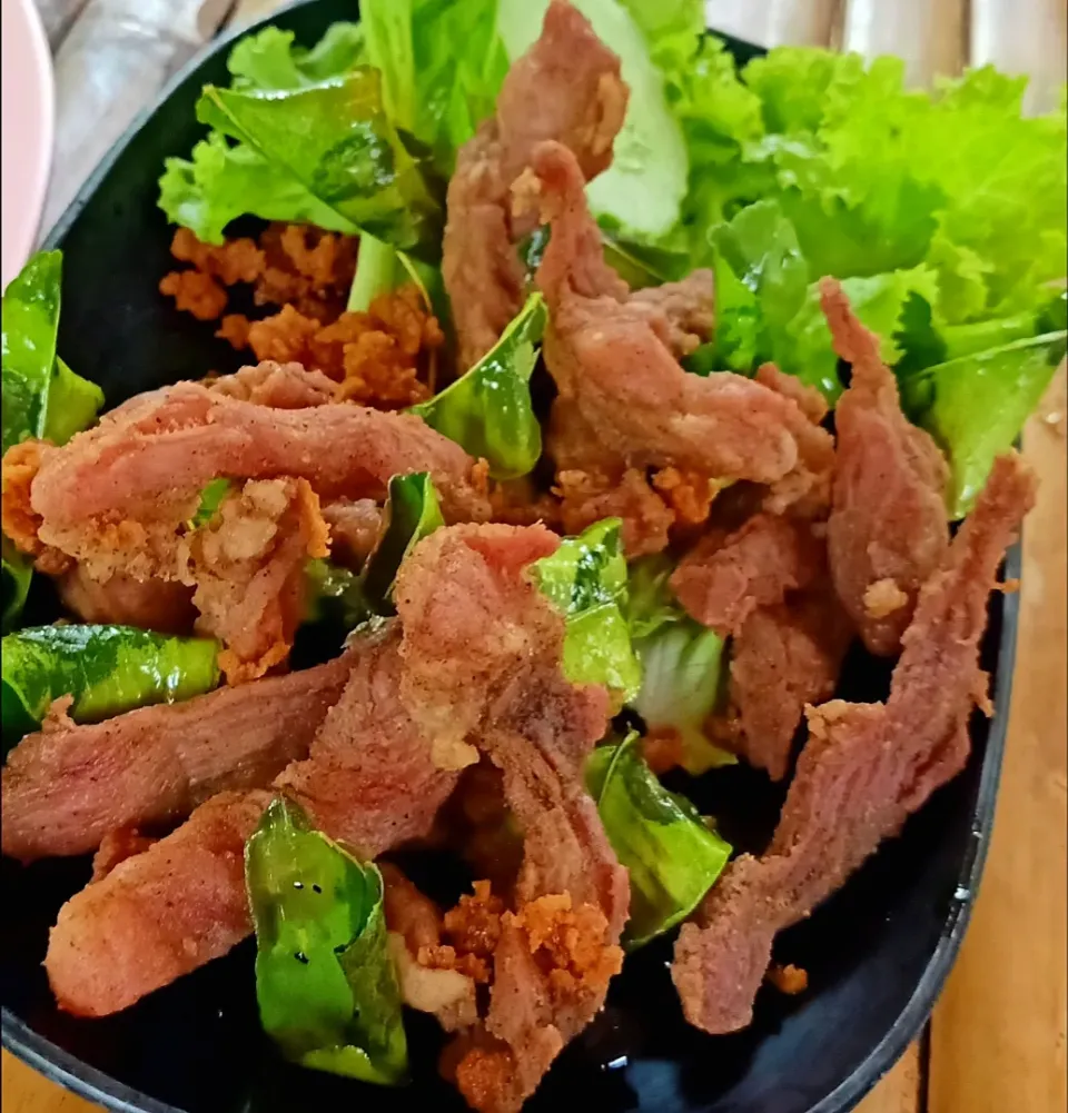 Fried pork with salt|🌿Veerapan Mu🌿さん