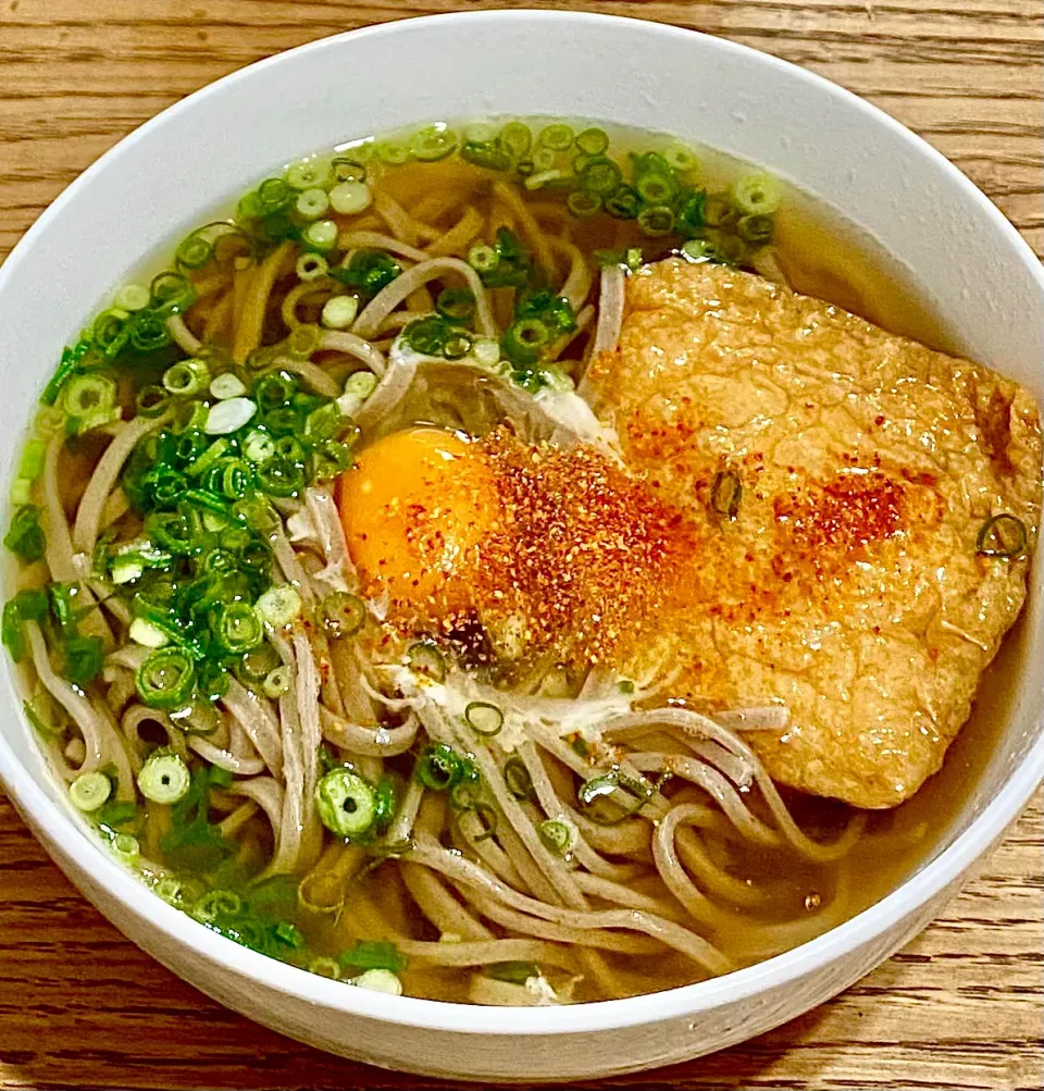 夜食に乾麺を茹でて月見そば|ばくあんしゃさん