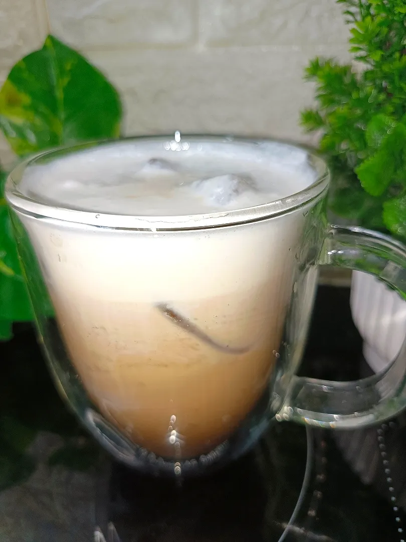 iced white mocha with sweet cold foam|Henna Cooking Channelさん