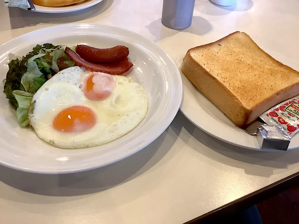 Snapdishの料理写真:久しぶりにガストのモーニング😋|アライさんさん