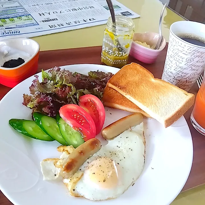 日曜日の朝ごはん☕️🍞🌄|ふふさん