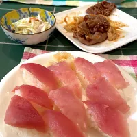 Snapdishの料理写真:はま寿司　まぐろ三昧|mishaさん