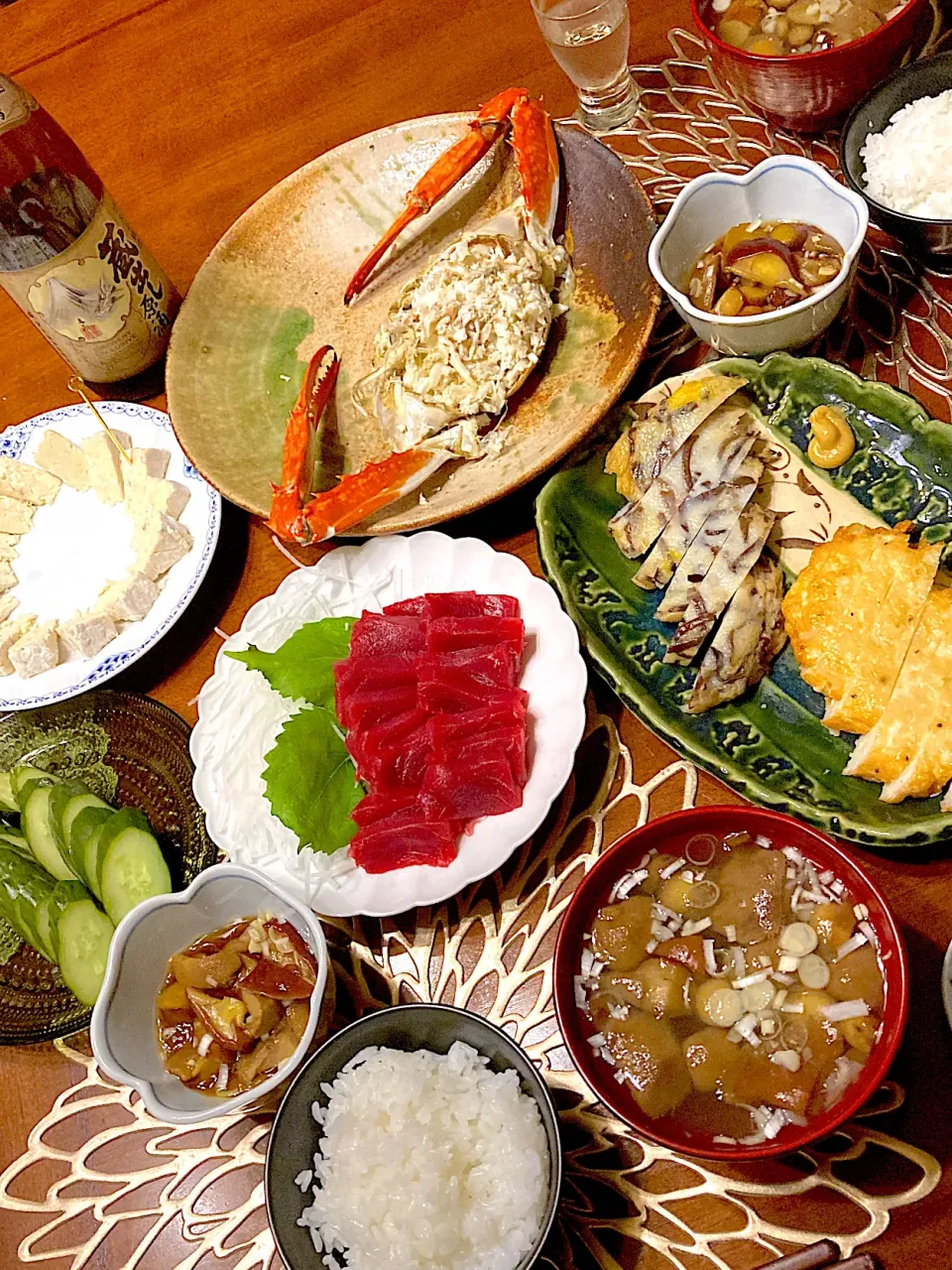 落葉きのこ🍄味噌汁と蒸し渡り蟹🦀の晩御飯🍂🍶|みるくさん