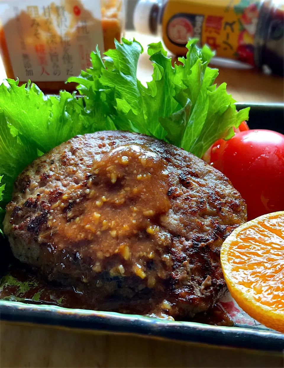 🍴洋食で楽しむ「万能味ソース」🍴
ハンバーグを万能味ソースで|9421beruさん