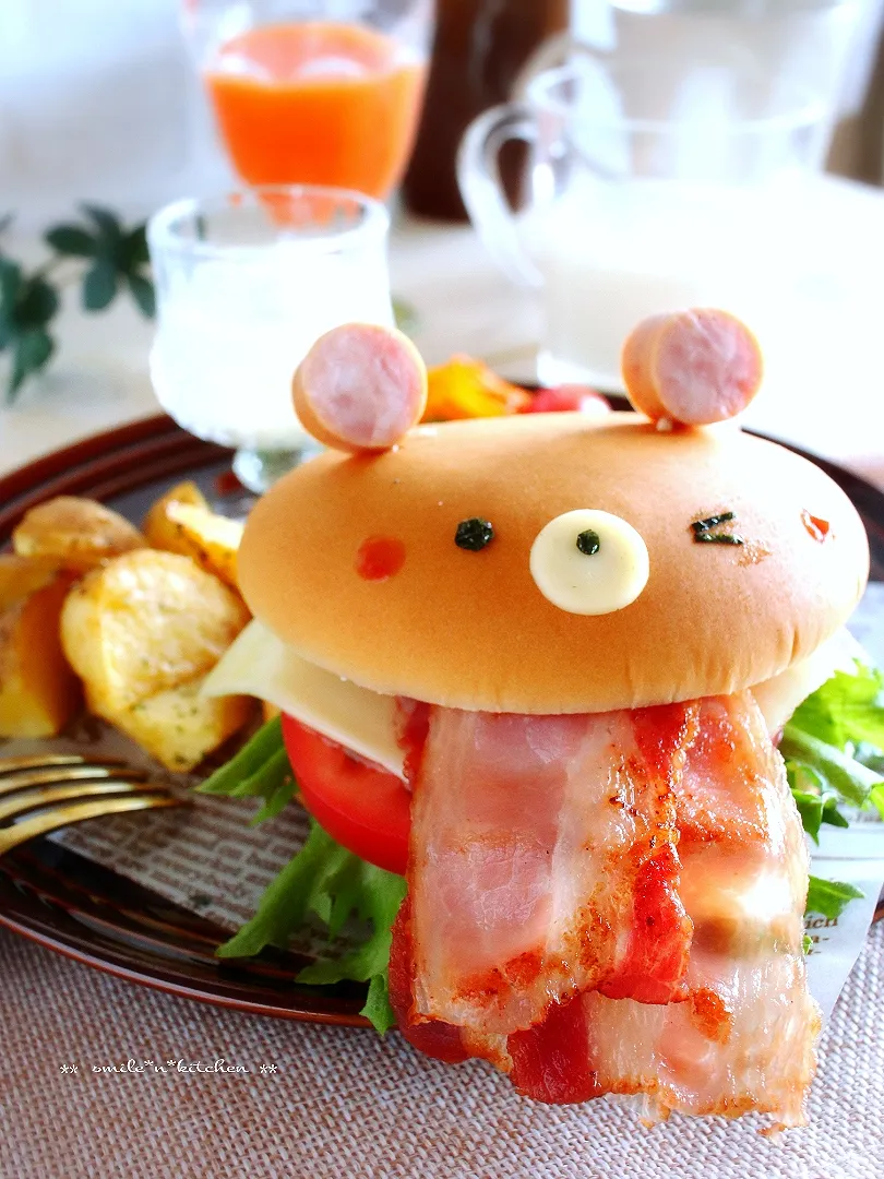 Snapdishの料理写真:ベーコンバーガー|るんるんママsmile*N*kitchenさん