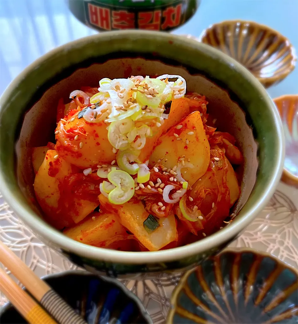 Snapdishの料理写真:じゃがいものキムチ和え🥔|Catherineさん