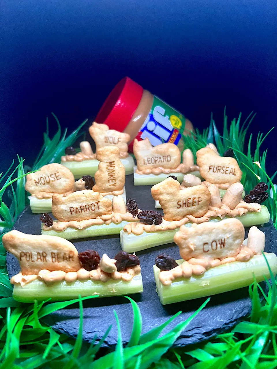 Jif クリーミーピーナッツバターでどうぶつの森🐶🐏🦧🦓🐄Ants on a log🐜|🌺🌺Foodie🌺🌺さん